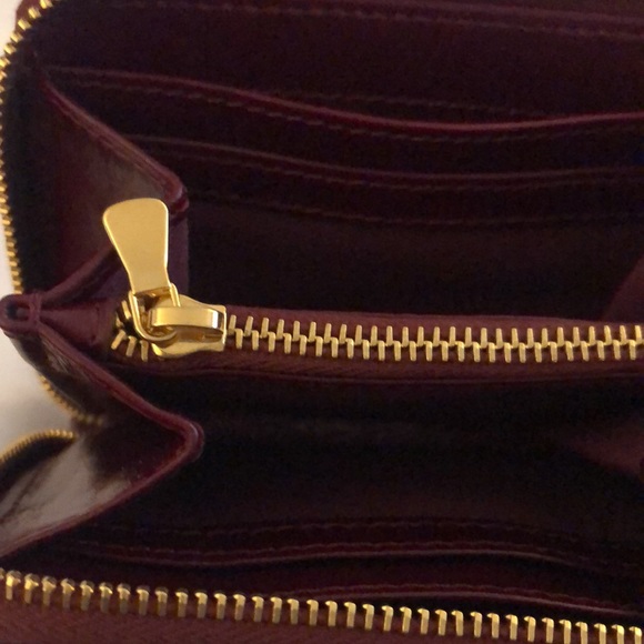 Feed Projects Burgundy Leather Mini Zip Around Wallet NEW - Picture 10 of 13